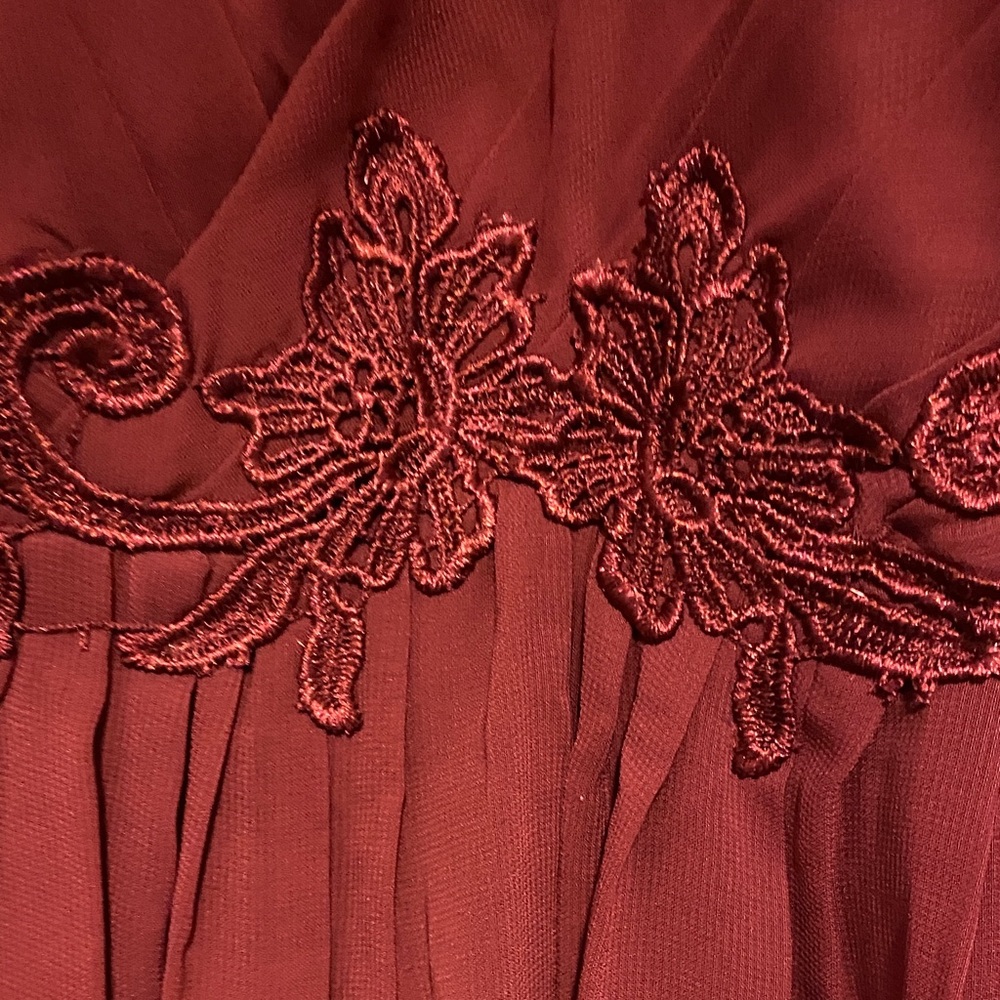 Elegant Mauve V-Neck Prom Dress with Flutter Sleeves - Picture 5 of 8